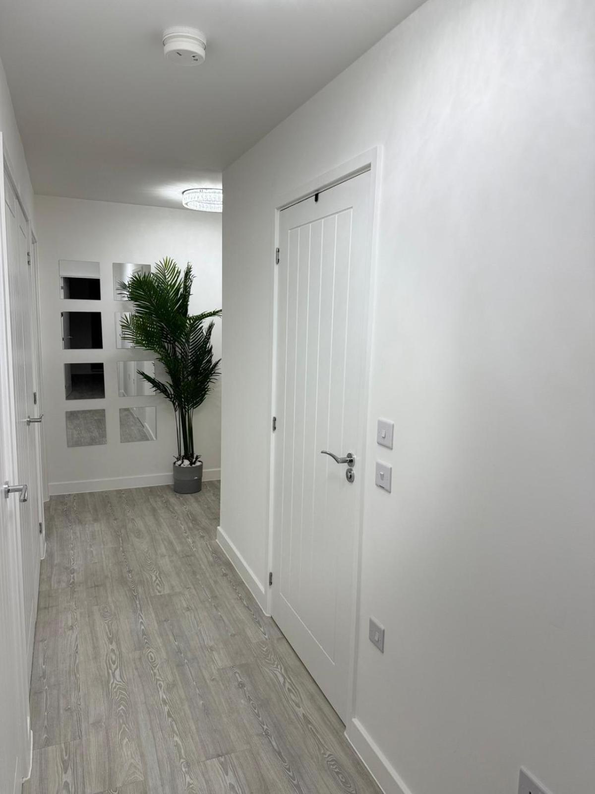 Serenity Waterfront 2 Bed Apartment Northfleet Exterior photo