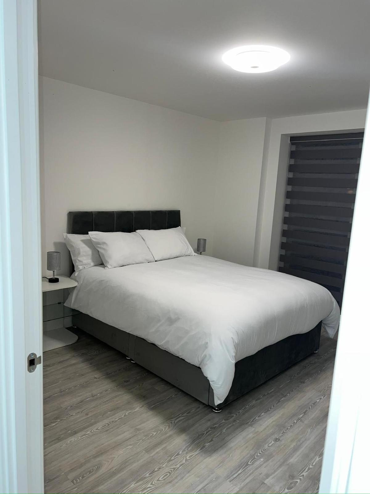 Serenity Waterfront 2 Bed Apartment Northfleet Exterior photo