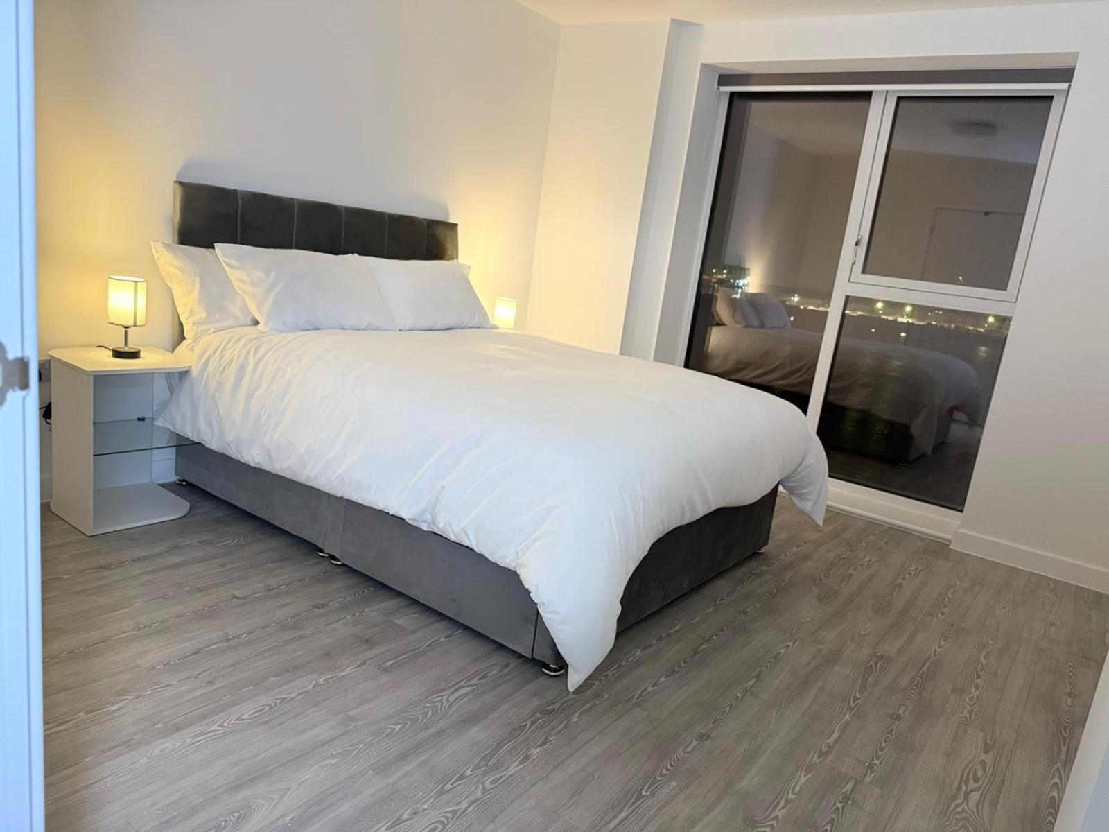 Serenity Waterfront 2 Bed Apartment Northfleet Exterior photo