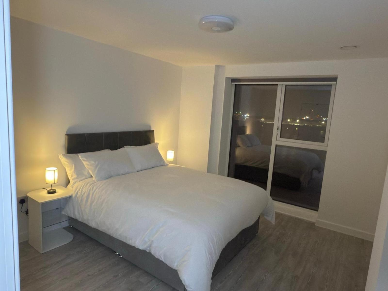 Serenity Waterfront 2 Bed Apartment Northfleet Exterior photo