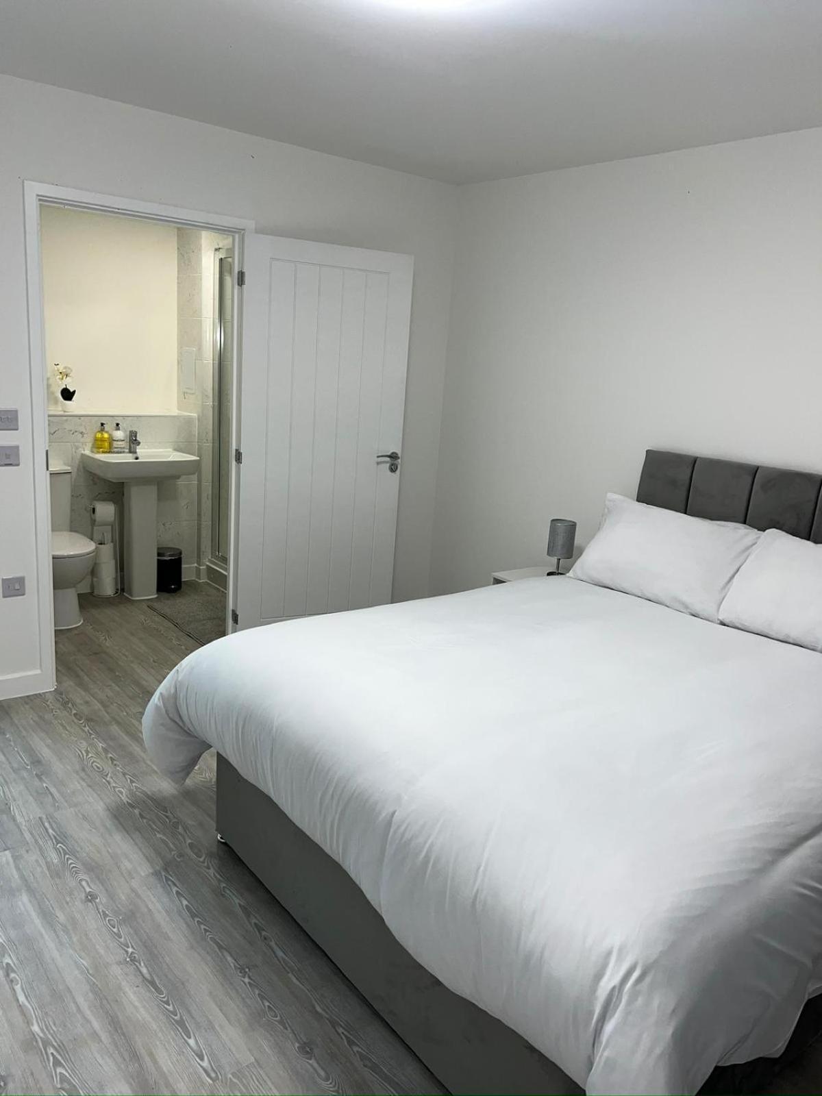 Serenity Waterfront 2 Bed Apartment Northfleet Exterior photo