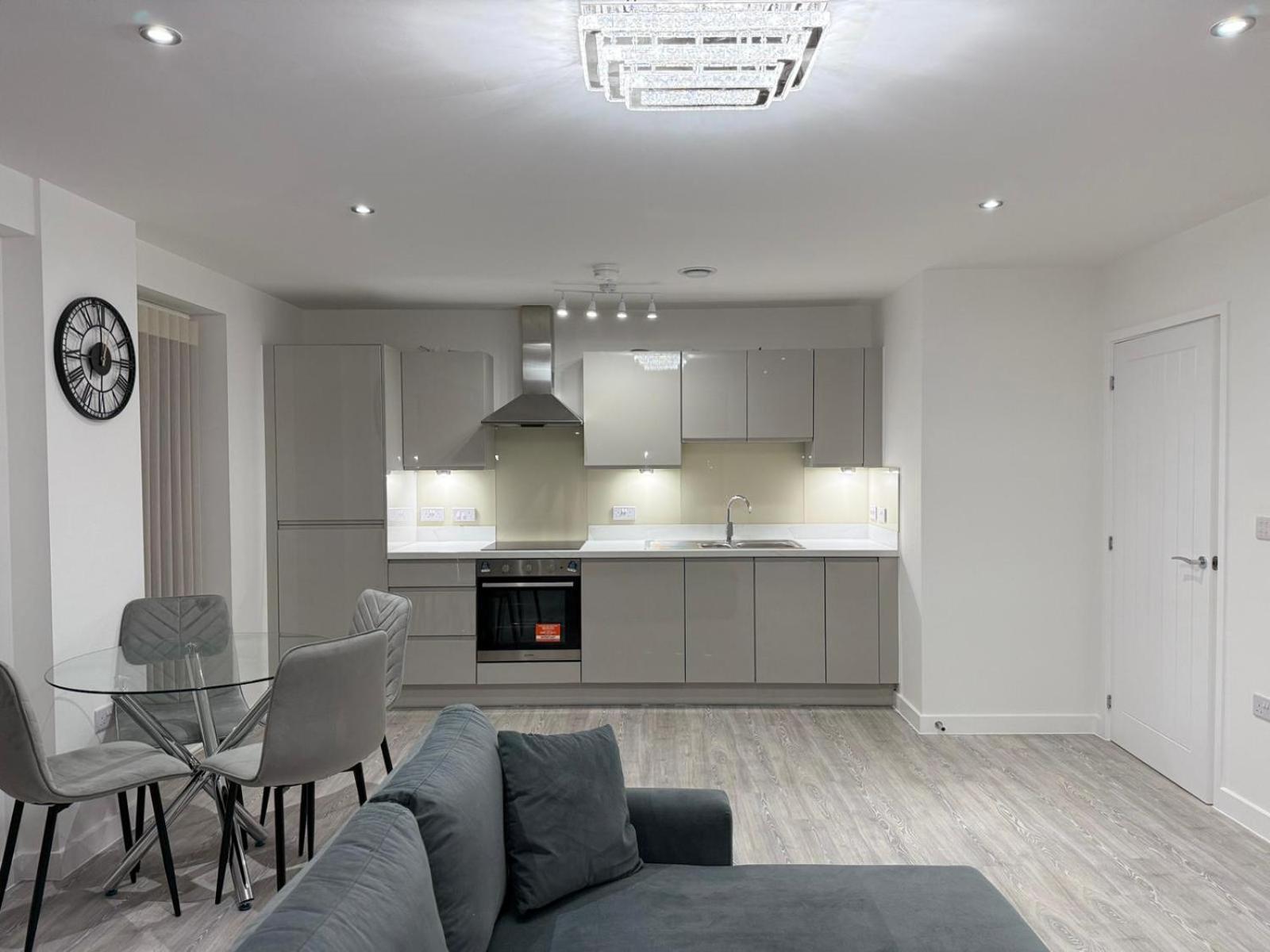 Serenity Waterfront 2 Bed Apartment Northfleet Exterior photo