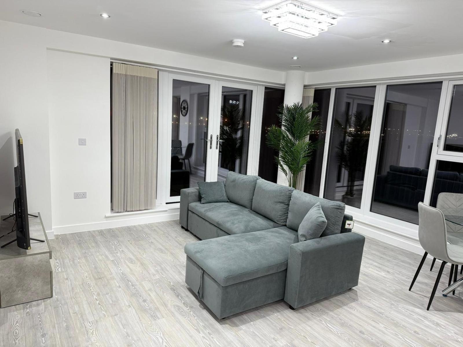 Serenity Waterfront 2 Bed Apartment Northfleet Exterior photo