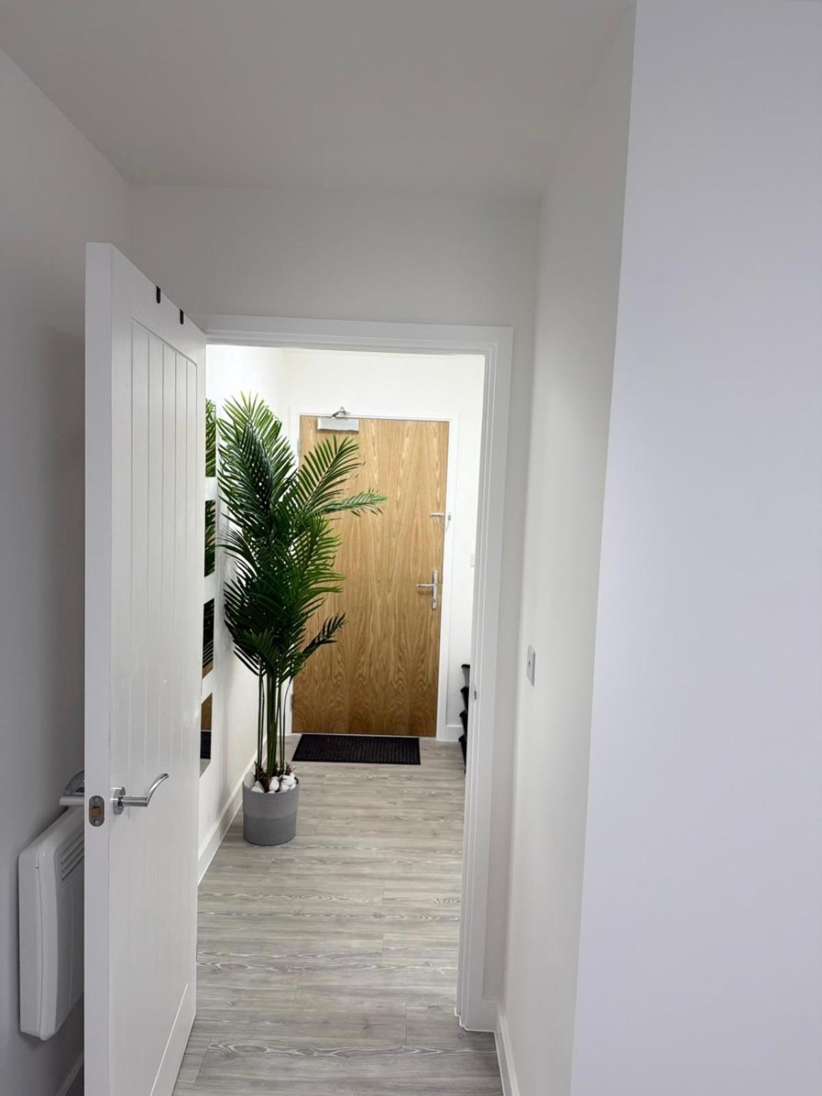 Serenity Waterfront 2 Bed Apartment Northfleet Exterior photo