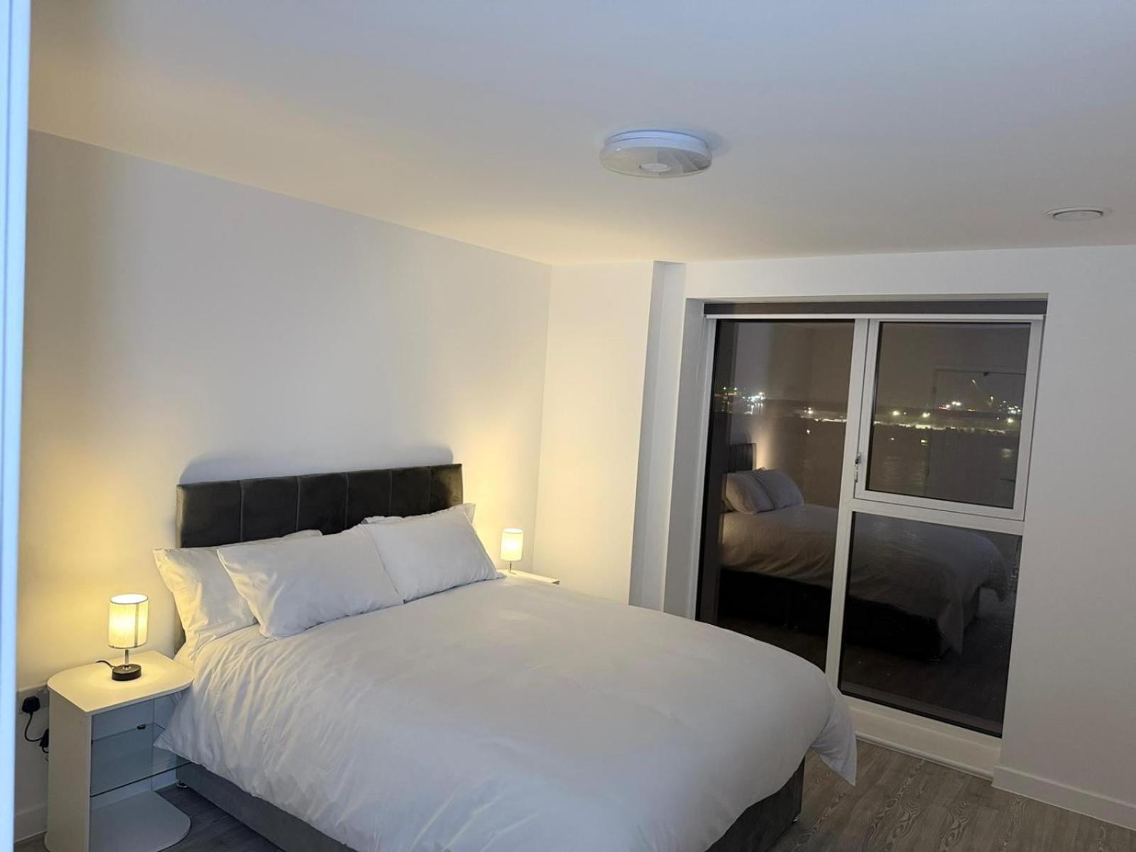 Serenity Waterfront 2 Bed Apartment Northfleet Exterior photo