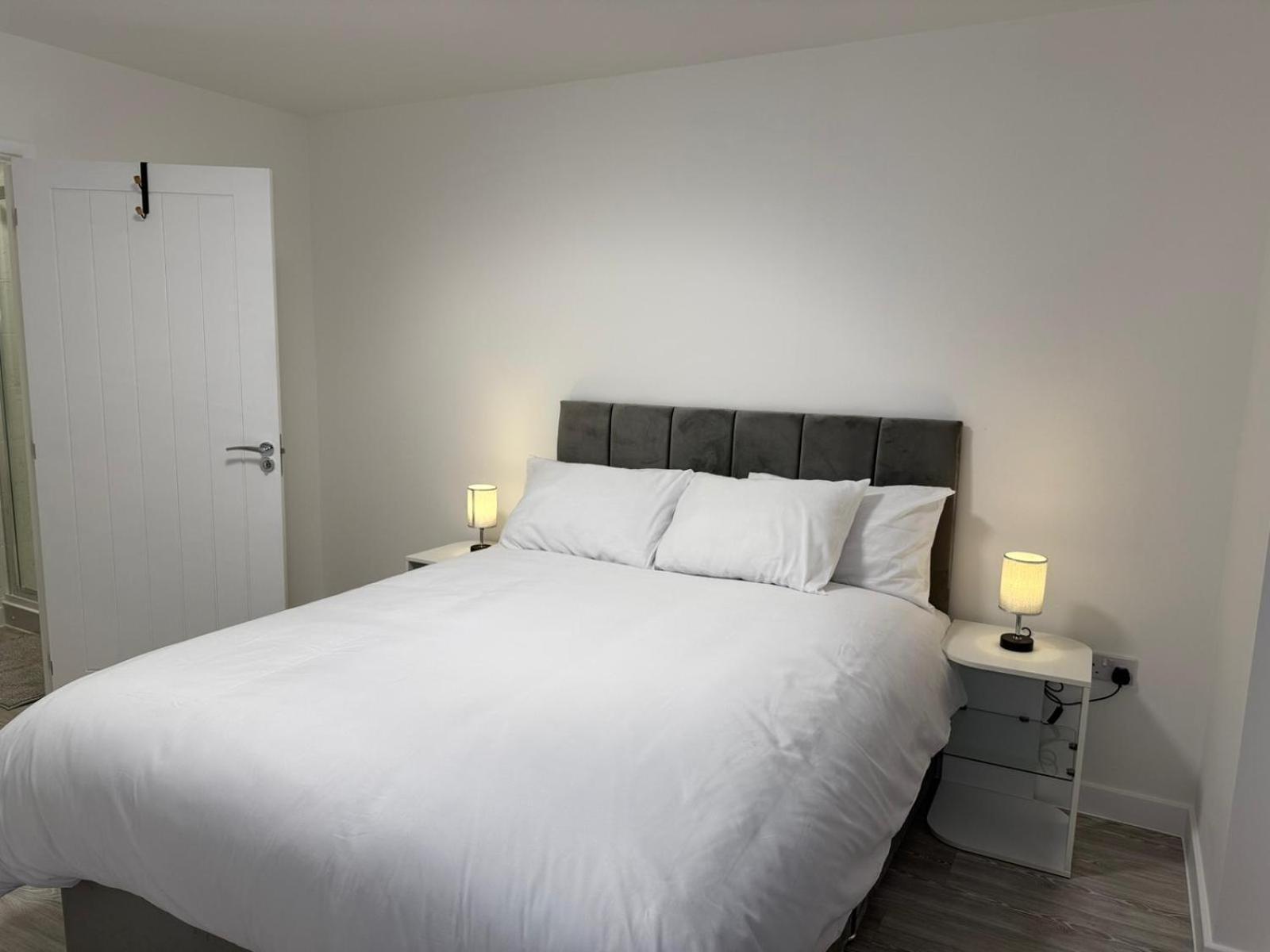 Serenity Waterfront 2 Bed Apartment Northfleet Exterior photo