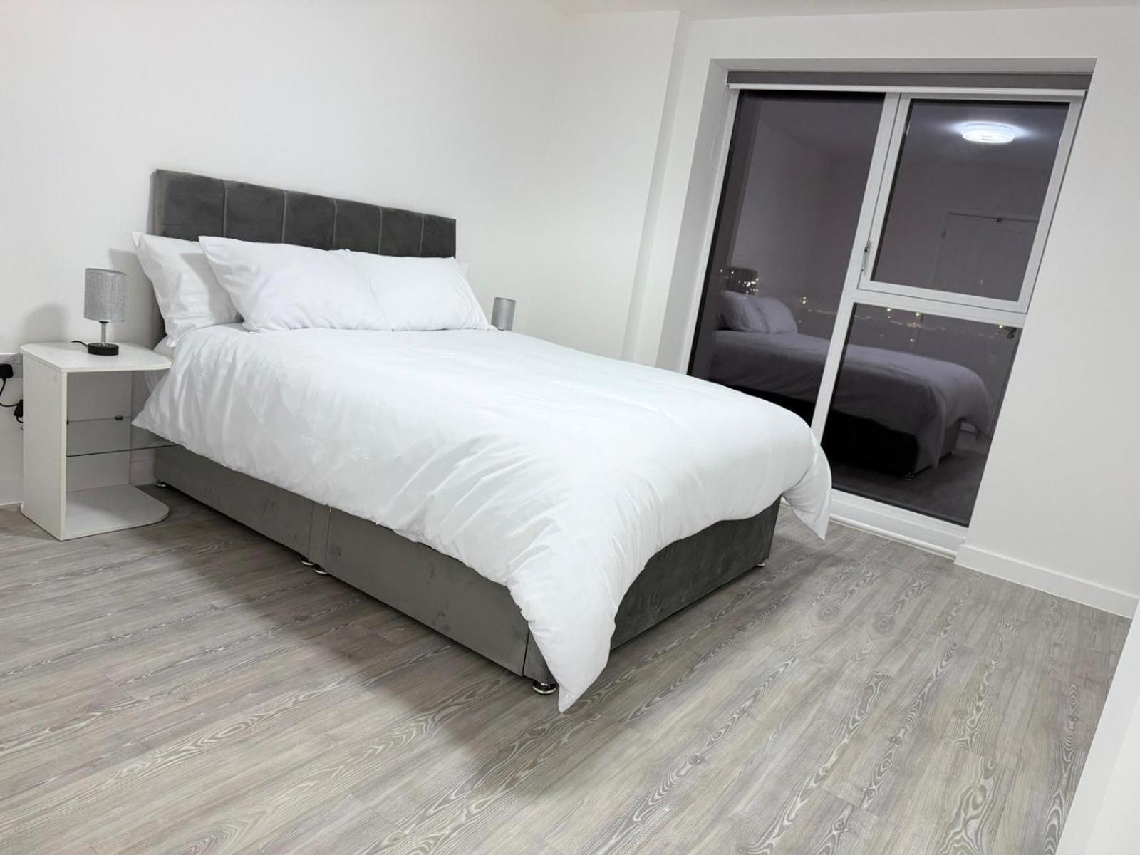 Serenity Waterfront 2 Bed Apartment Northfleet Exterior photo