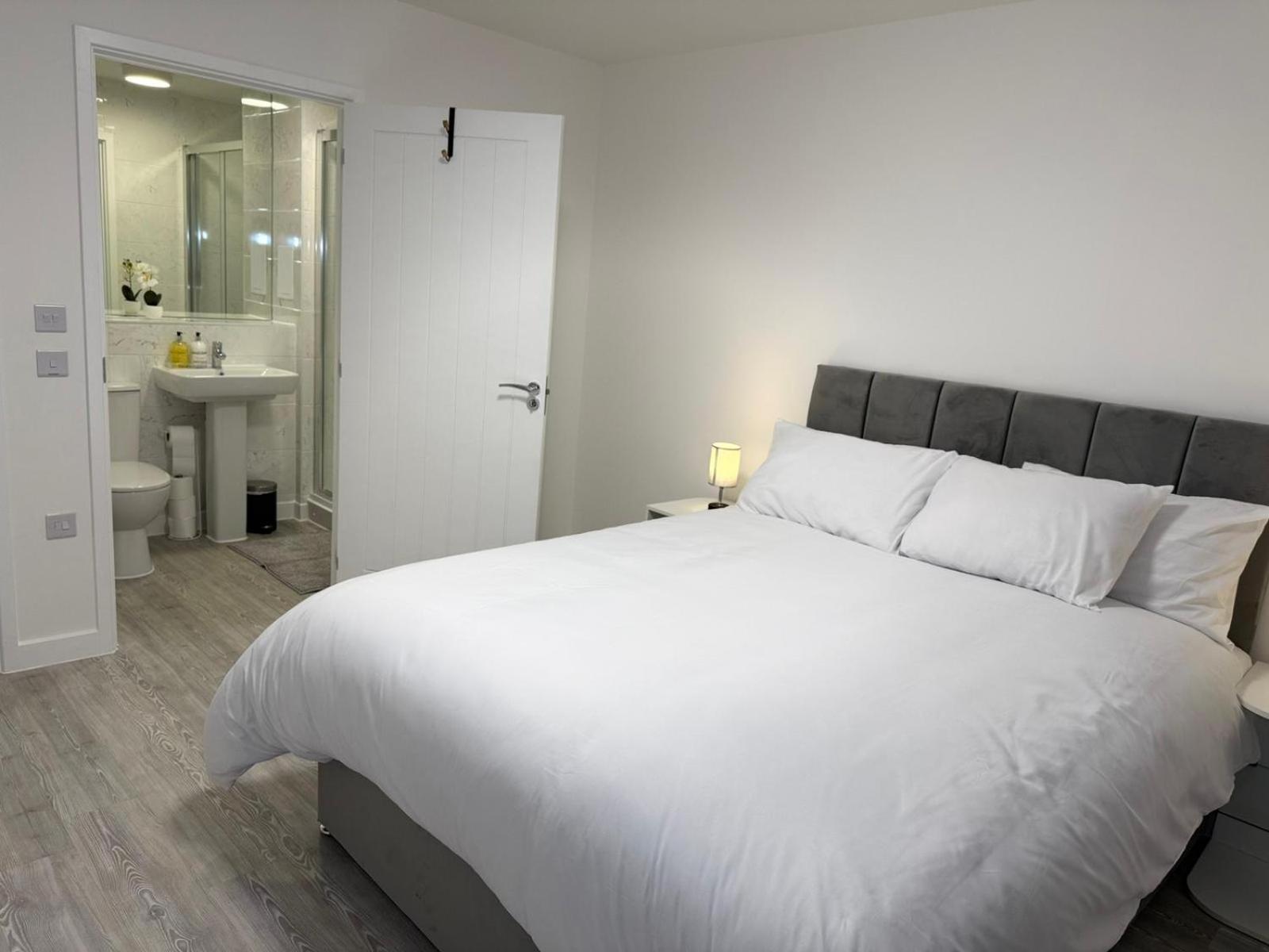 Serenity Waterfront 2 Bed Apartment Northfleet Exterior photo