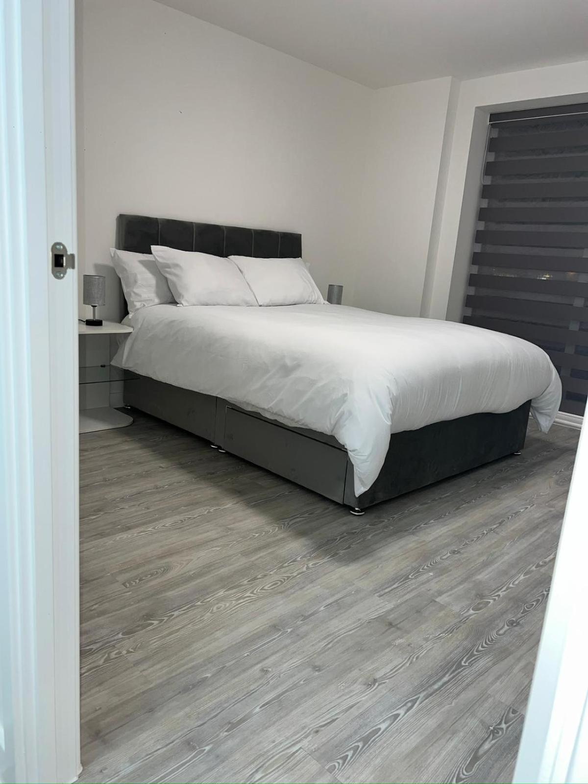 Serenity Waterfront 2 Bed Apartment Northfleet Exterior photo